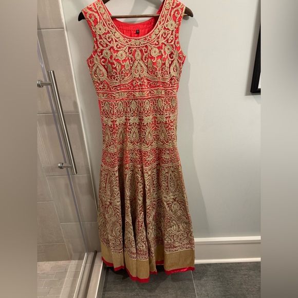 Indian wedding gown - Picture 1 of 4